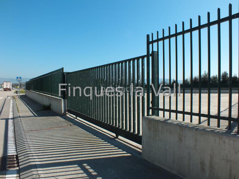 Foto 130fba19-316a-4fed-a943-f6668e08374f. Area edificabile industriale in Gurb