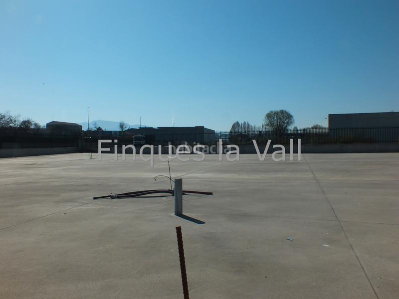 Foto b87c86e7-9596-42d4-bad5-6c8fa20932e1. Area edificabile industriale in Gurb