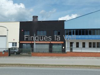 Rent Industrial building in Taradell. Nau comercial de lloguer