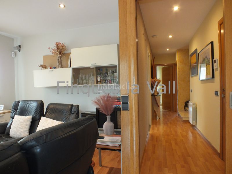 Foto 4a5a7a66-e397-4474-a938-eba495562db9. Casa amb xemeneia calefacció aparcament a Tona