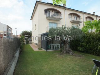 Casa a Tona. Casa en venda