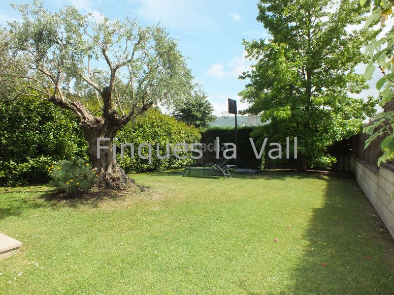 Foto e22da626-6dee-4a89-92f0-964a9c10f5a1. Casa amb xemeneia calefacció aparcament a Tona