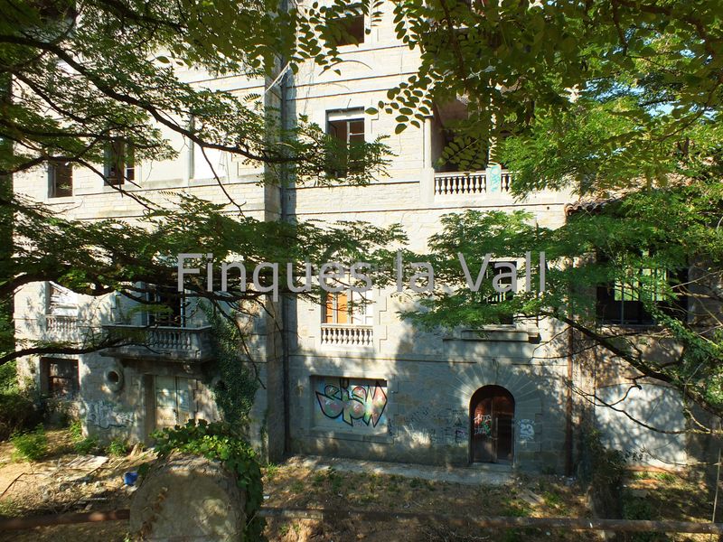 Foto 04fb962c-b948-449b-9164-eb32f80e44e9. Edificio in Taradell