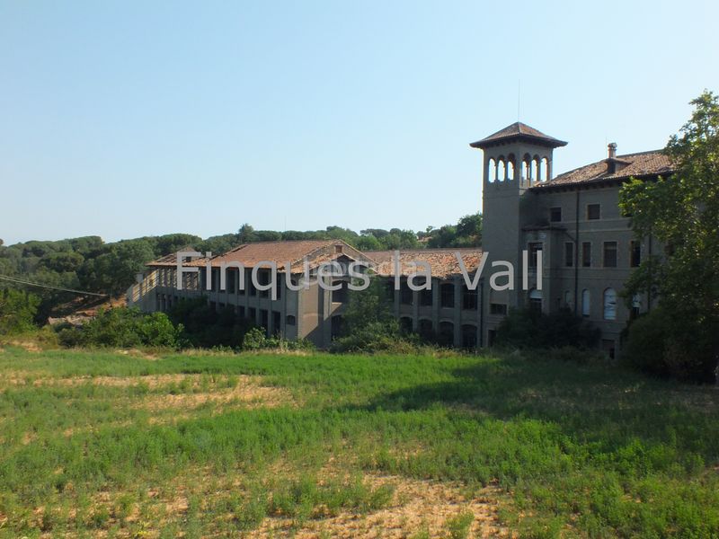 Foto 1fcf332d-e749-4227-b716-f83d0d5498db. Edificio in Taradell