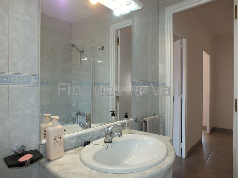 Foto a25235a1-08fd-4e3f-9b7a-f97a36e210a3. Casa amb calefacció aparcament a Manlleu