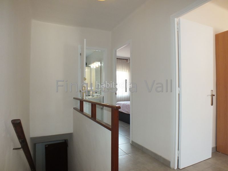 Foto bc2f07f9-e987-4c33-8092-ebaa9719e6c1. Casa amb calefacció aparcament a Manlleu