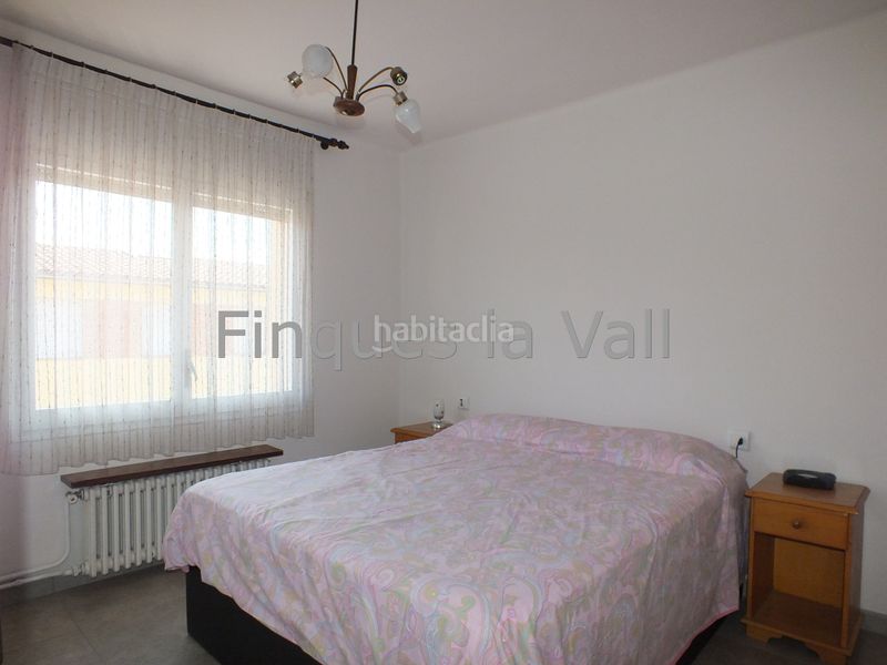 Foto bd845d79-cd85-4998-b1e4-240cc7ad6815. Casa amb calefacció aparcament a Manlleu