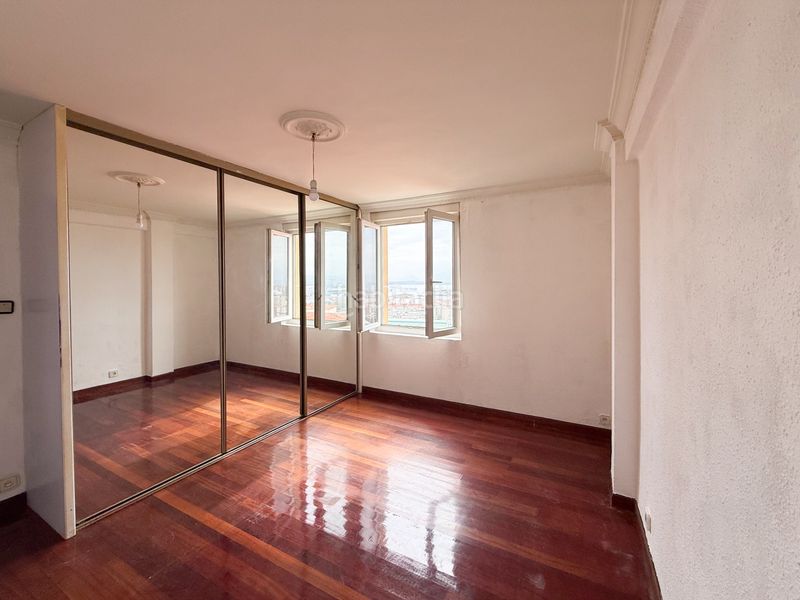 Foto a38142b7-ab7d-4d4c-8381-7d4ef63aa55b. Pis amb aparcament a Cuatro Caminos Santander