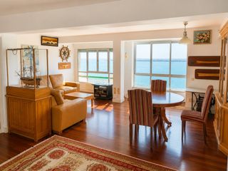 Appartement  Calle antonio lópez. La bahía de santander como escenario de tu vida.