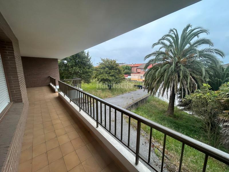 Foto aa579e90-7366-4657-b2d2-5aa6019f6502. Chalet con parcheggio in Soto de la Marina Santa Cruz de Bezana