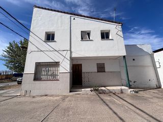 House in Palacios y Villafranca (Los). Casa para reformar en el trobal!