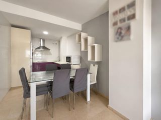 Flat in Palacios y Villafranca (Los). Tríplex por la zona del parque de los hermanamientos!