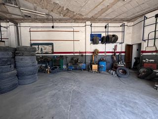 Appartement à Palacios y Villafranca (Los). Oportunidad única en avenida miguel ángel! amplio taller en plan