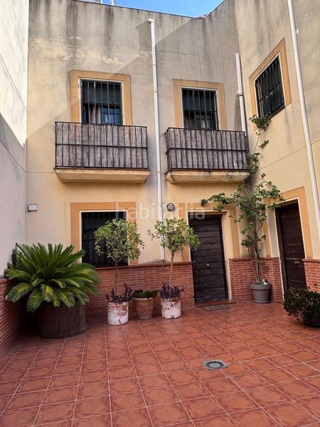 Foto b06b1a4d-371b-47d0-b8e4-dc7ac055dc61. Casa amb aparcament a La Paz Alcalá de Guadaira