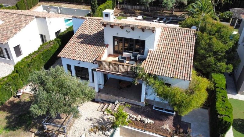 Foto dd525b3b-7d07-418b-9245-e2bee5a1f6a9. Xalet amb piscina a Centro Ciudad Xàbia