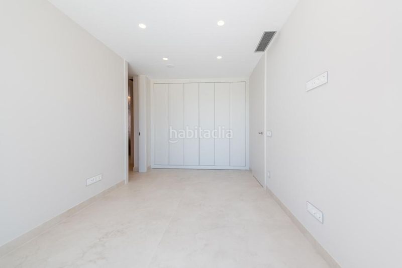 Foto e15b25d3-11c7-4f4a-abb8-b26362a08c12. Àtic amb aparcament piscina a Playa Levante Benidorm