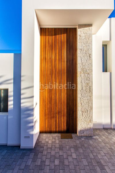 Foto 1200d6ca-e48e-42a4-8969-2e7a522fee81. Xalet amb aparcament piscina a La Fustera Benissa