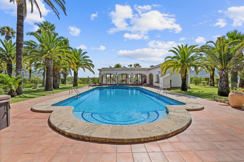 Foto 26e8e1b3-5b39-48ad-9d9e-39a3ed9eb095. Chalet en Partida Comunes-Adsubia Xàbia