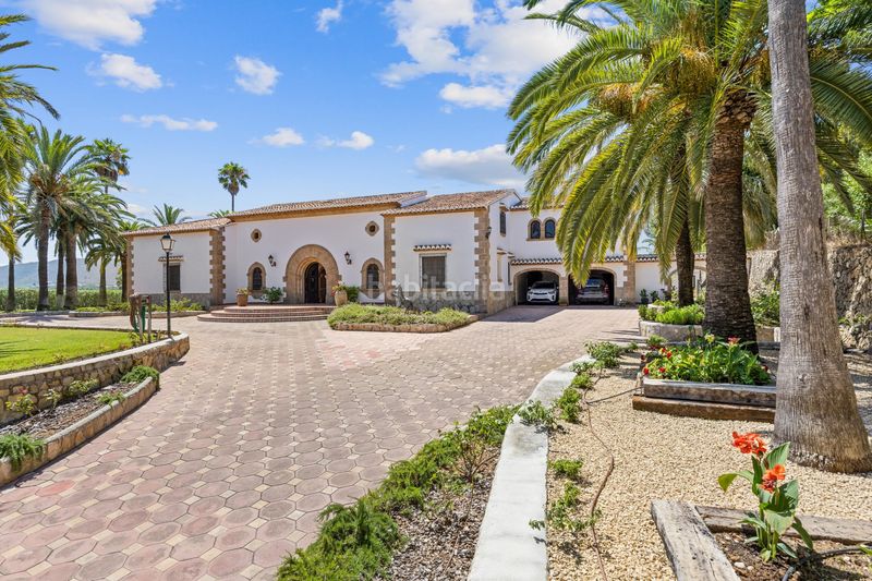 Foto c1ba7e75-219b-4051-bd4a-494dd6b3b645. Chalet en Partida Comunes-Adsubia Xàbia