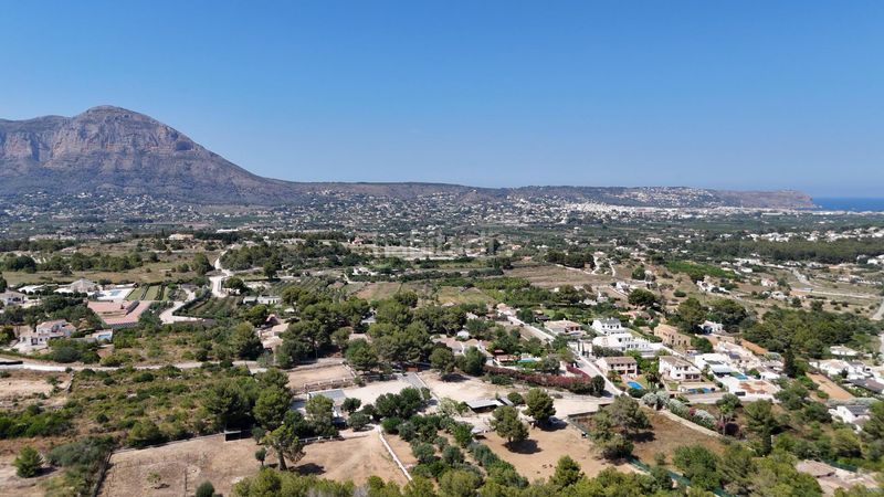 Foto a5a5b7aa-0aba-4164-ad85-e86bc706f2f4. Xalet amb piscina a Partida Comunes-Adsubia Xàbia