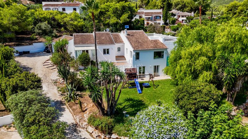 Foto d7e7c399-3353-4fc9-94a4-1753fa72c80c. Xalet amb piscina a Partida Comunes-Adsubia Xàbia