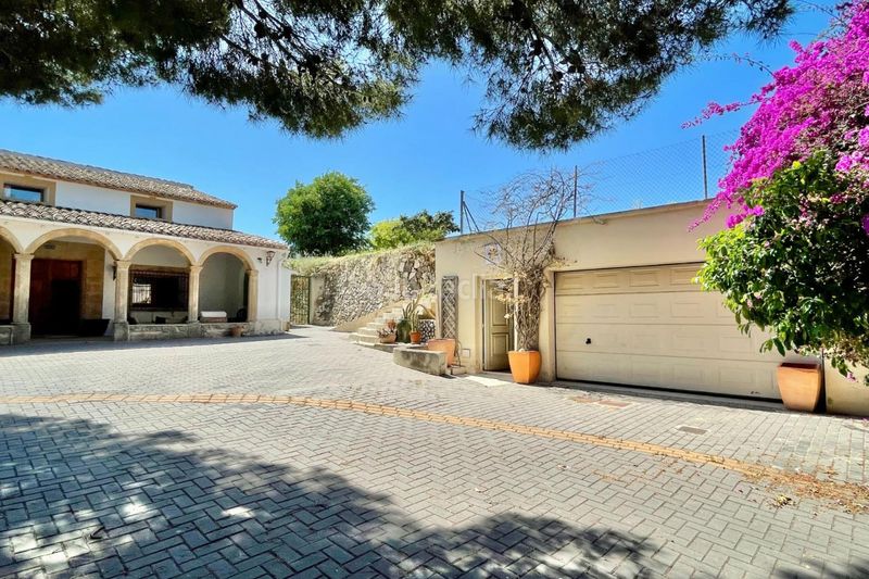 Foto b4b01cca-5d10-44ab-a834-89db9f807dd0. Xalet amb piscina a Partida Tosal - Zona dels Castellans Xàbia