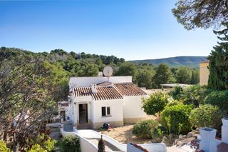 Chalet in Partida Comunes-Adsubia. Villa hermosa 5 dormitorios jávea