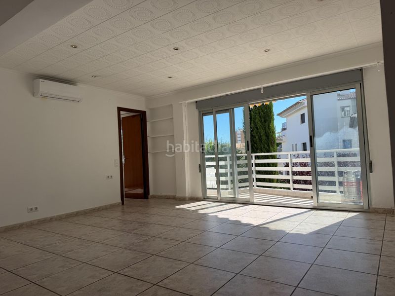 Foto df9f859c-0432-47c3-9e4a-f353fda8e2ff. Apartament amb aparcament a Partida Comunes-Adsubia Xàbia