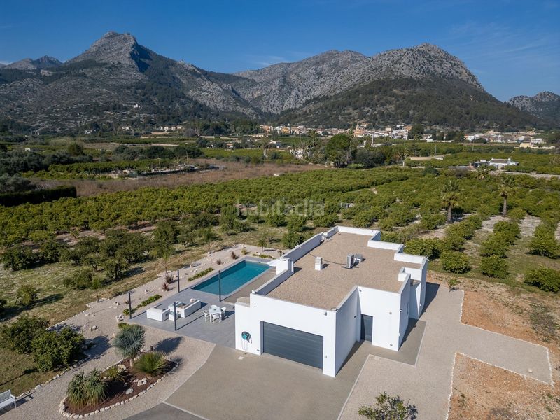 Foto c8881213-3ea7-40e0-82f4-7da475c67f8c. Casa amb calefacció aparcament piscina a Tormos