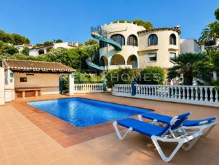 Chalet in Portichol-Balcón al Mar. Villa encantadora con vista al montgó y bosque