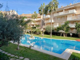 Apartament a Montañar-El Arenal. Elegancia, confort y mar en el corazón del arenal