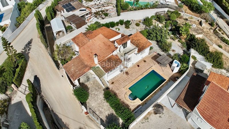 Foto 5902b31f-73b9-480e-941d-5781b4574b3d. Xalet amb piscina a La Fustera Benissa