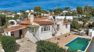 Chalet in La Fustera. Villa de 1 planta en benissa