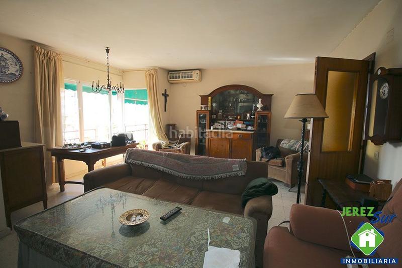 Foto 007b15c8-0160-4ac1-a582-3813b61ed6dd. Piso 5 dormitorios 2 baños y aseo con terraza y garaje en Jerez de la Frontera