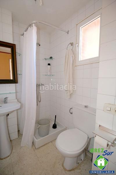 Foto 14b46b76-5ad9-4986-8804-2b53e32df5b0. Piso 5 dormitorios 2 baños y aseo con terraza y garaje en Jerez de la Frontera