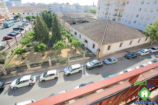 Pis a Madre de Dios. 5 dormitorios  2 baños y aseo con terraza y garaje