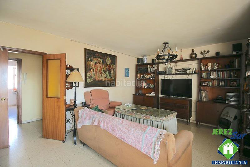 Foto 90263402-0bf6-472d-944b-c7a096f66530. Piso 5 dormitorios 2 baños y aseo con terraza y garaje en Jerez de la Frontera