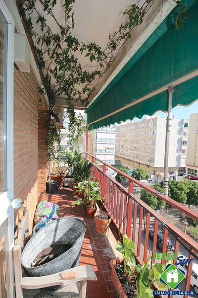 Foto 96b71808-845e-40cd-8c42-c1b81e4d8018. Piso 5 dormitorios 2 baños y aseo con terraza y garaje en Jerez de la Frontera