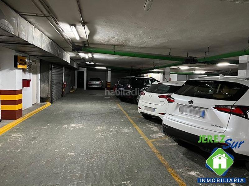 Foto d2565ff2-3d2d-4124-8906-a32b8d40f4a4. Piso 5 dormitorios 2 baños y aseo con terraza y garaje en Jerez de la Frontera