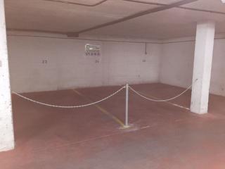 Parking voiture à Vallesequillo. Plaza de garaje