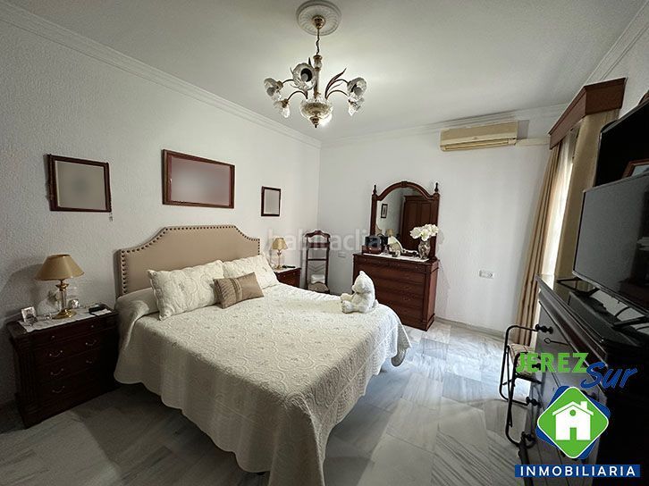 Foto 1e5fa77d-4e7d-478d-94b0-92aaa00638dc. Casa adossada a Centro Jerez de la Frontera