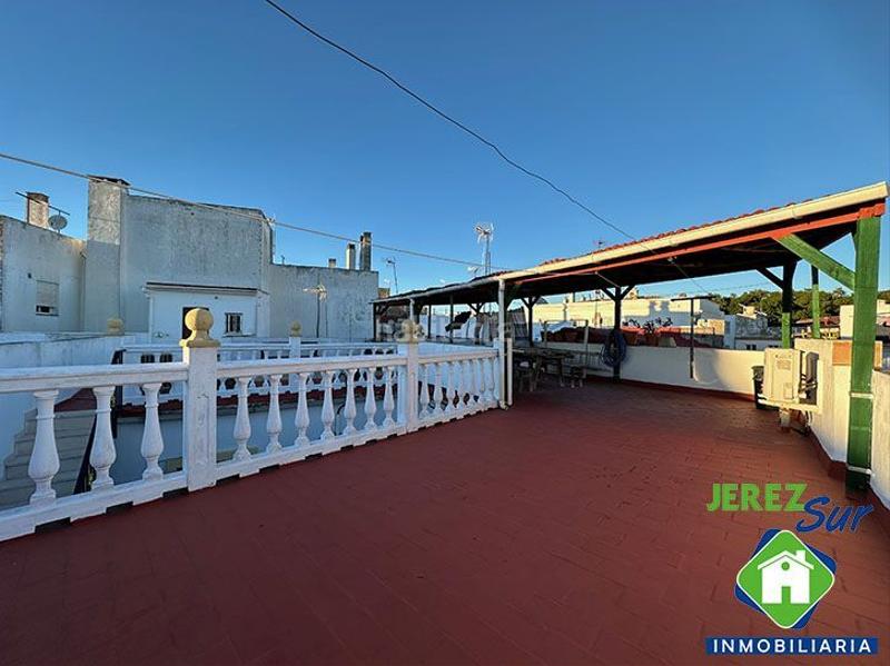 Foto 1e9dbf74-0ef9-4494-b8aa-bfac95afbd3c. Casa adossada a Centro Jerez de la Frontera