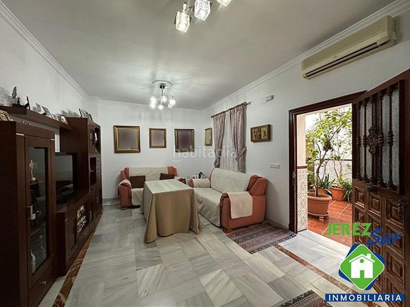 Foto 23716ef2-bf4a-4224-a8d7-0ae2d75d3d38. Casa adossada a Centro Jerez de la Frontera