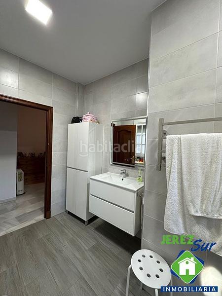 Foto 67e2dc60-08da-4578-a5e6-26453bc8a2d9. Casa adossada a Centro Jerez de la Frontera