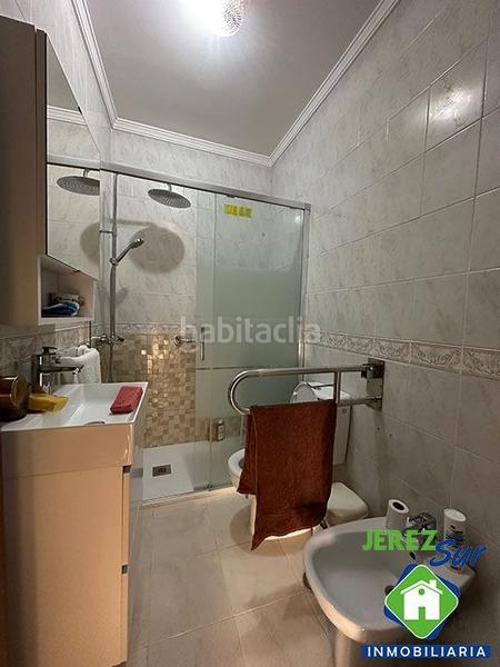 Foto 7332f9bb-7dae-47f1-bd79-2cdb1f8d3ddc. Casa adossada a Centro Jerez de la Frontera