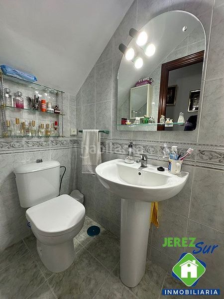 Foto 7cb0ed99-fdc9-4948-9564-210330502d80. Casa adossada a Centro Jerez de la Frontera