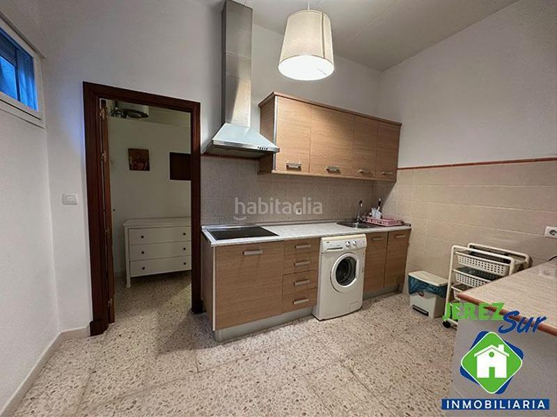 Foto 8e6bce61-a8c6-48b6-b9a7-3bd6affd0629. Casa adossada a Centro Jerez de la Frontera