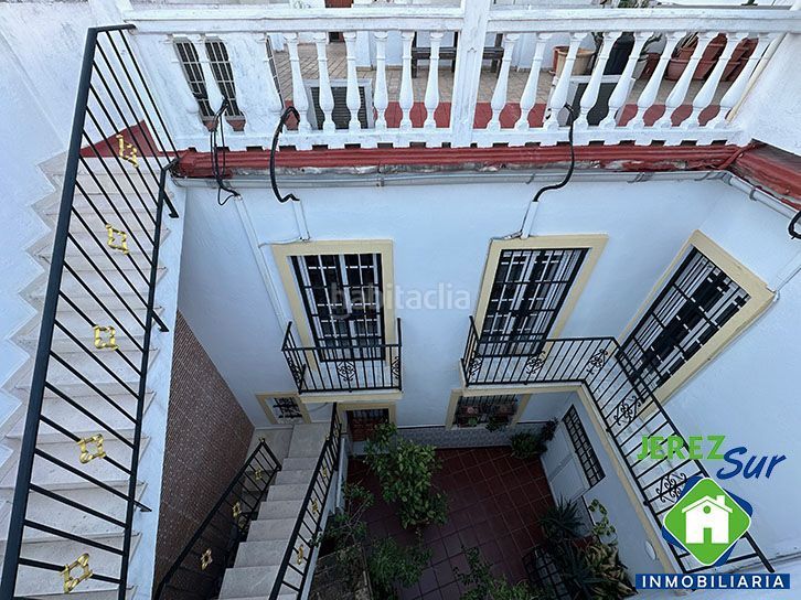 Foto a438f8aa-00fd-4760-be21-6336d0ead8f3. Casa adossada a Centro Jerez de la Frontera