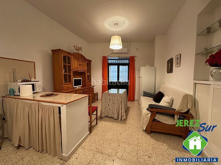 Foto cf0e3128-64a4-412c-a3ad-7f4f635e7cfb. Casa adossada a Centro Jerez de la Frontera