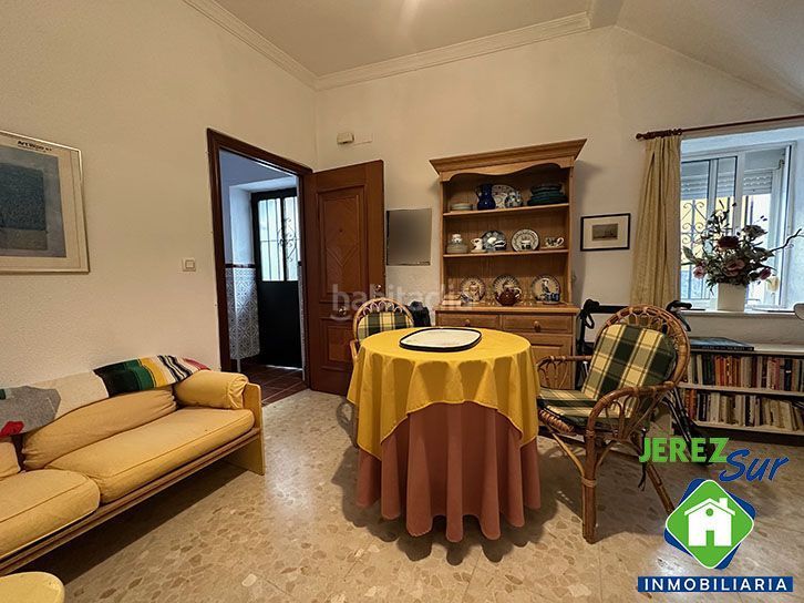 Foto cff96040-d2e2-4b63-8c2f-d11823f05210. Casa adossada a Centro Jerez de la Frontera